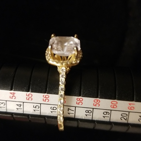 Vera Wang engagement/wedding ring 925 diamond simulate - Picture 4 of 7